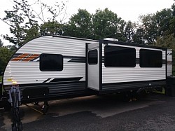 This camper stays nice and cool with 5% ceramic tint.!